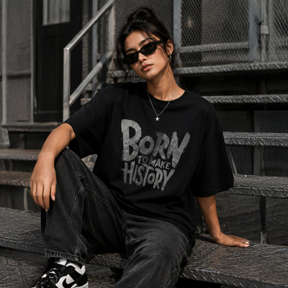BORN TO MAKE HISTORY - Oversized Heavyweight T-Shirt