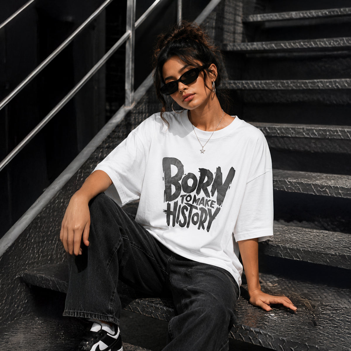 BORN TO MAKE HISTORY - Oversized Heavyweight T-Shirt